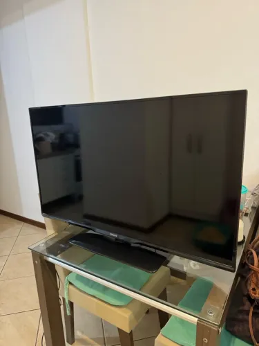 Televisão para arrumar ou tirar peças