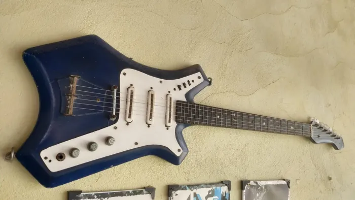 Guitarra Alex Brucutu década de 60 (raríssima)