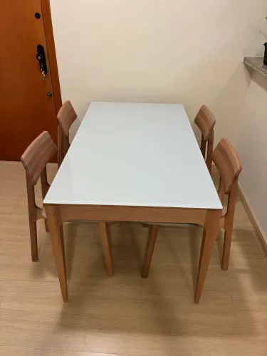 Vendo mesa e cadeiras mobiliadora Líder 
