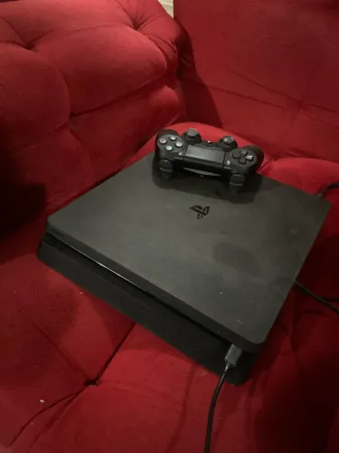 PS 4 slim com jogos 
