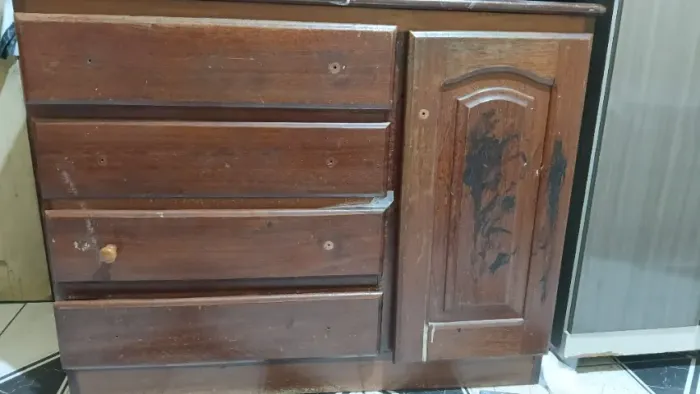 Cômoda madeira de lei