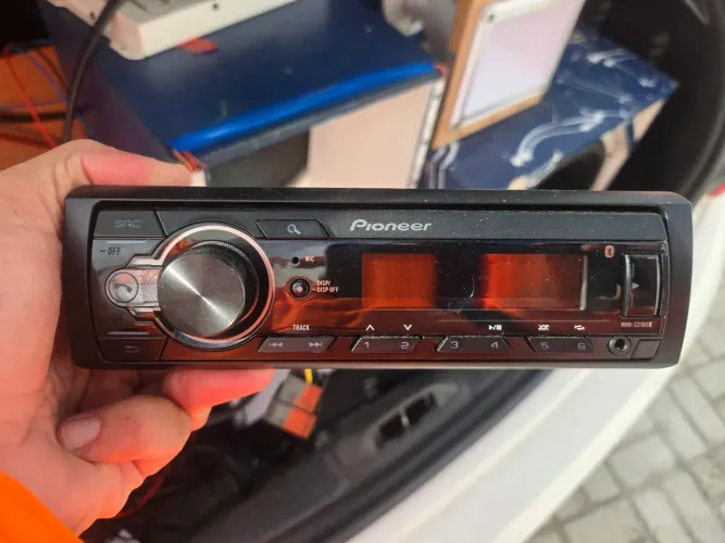 Pioneer MVHS218BT seminovo
