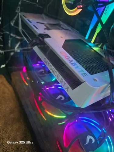 Placa de Video Gigabyte GeForce RTX 5070 Eagle OC Ice, 12GB, GDDR7, 192-bit