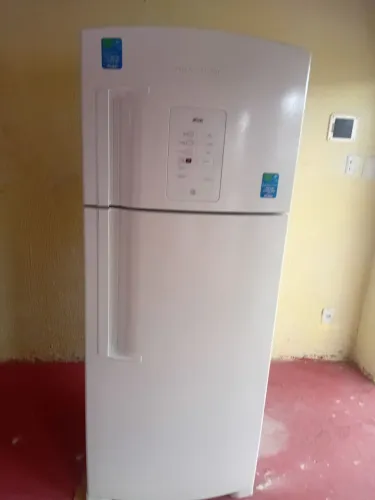  VENDO A GELADEIRA BRASTEMP DE 470 LITROS