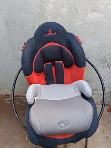 CADEIRINHA DE BEBÊ E ASSENTO