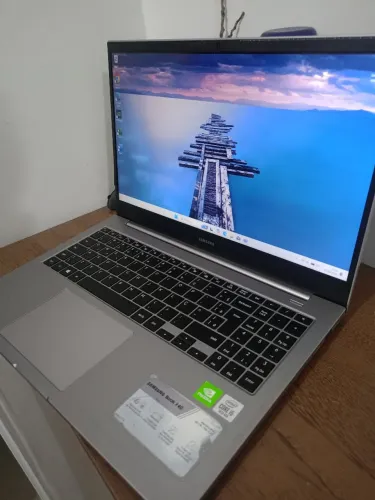 Notebook Samsung book x40 i5 10 th 8 GB RAM ddr4 SSD 240 gb