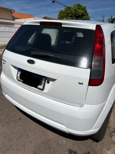 Ford Fiesta SE 1.6 8V Flex 5P 2014