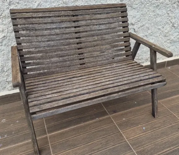 Conjunto bancos em madeira