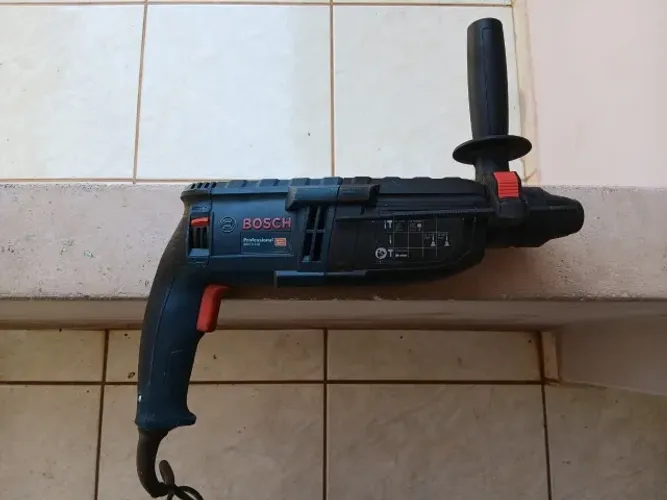  MARTELO ROTATIVO BOSH GBH 2-24 D 820W - 220V