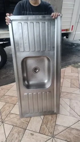 Pia de inox em bom estado 