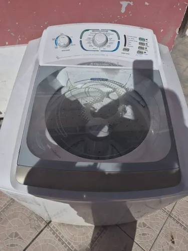 Vendo maquina de lava 15 kilos valor 700