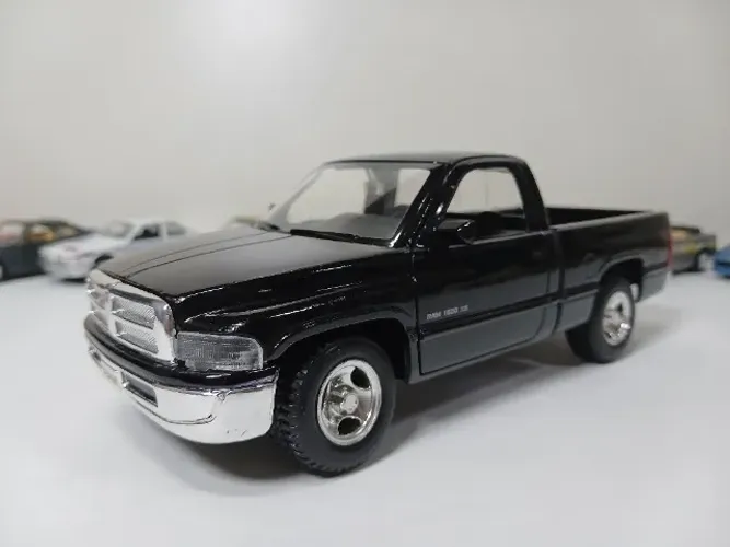 Miniatura Dodge Ram 1500 V8 1/26 Maisto Thailand Rara #3b67