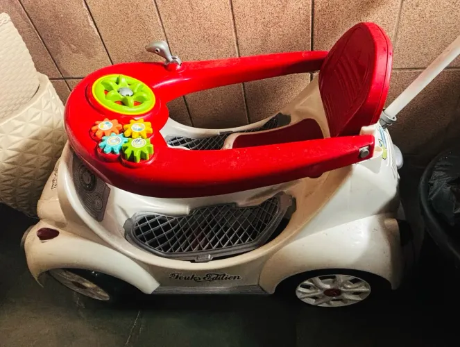 Carrinho de Passeio e Pedal para Bebe Calesita Fouks Branco
