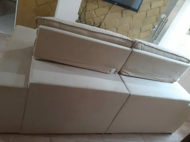 Vende se um sofa retrátil novo em ótimas condições conservado