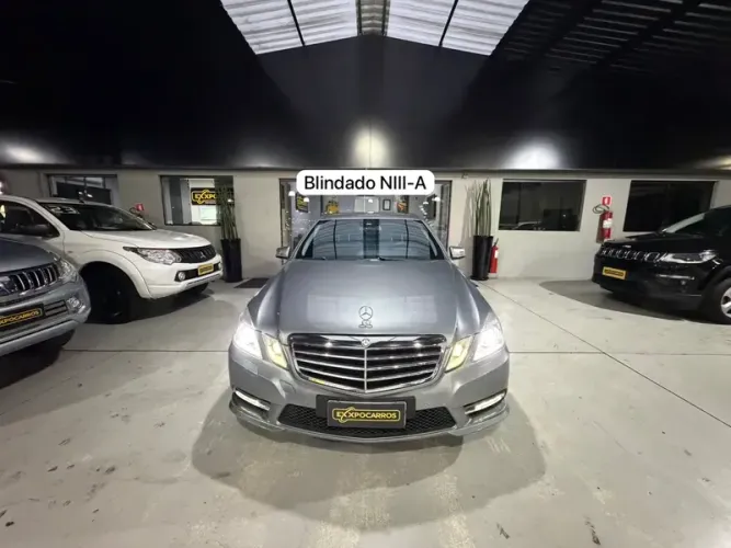 Mercedes-Benz E-500 CGI Guard VR4 5.5 V8 4P 2012