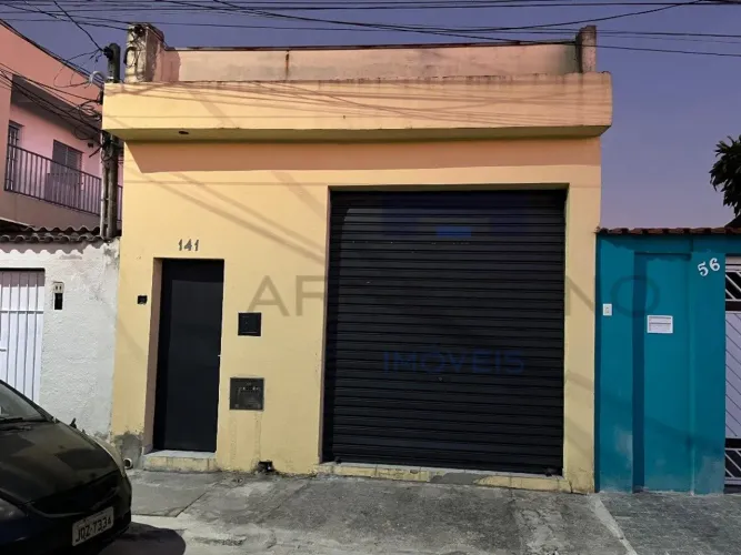 Salão comercial com edicula