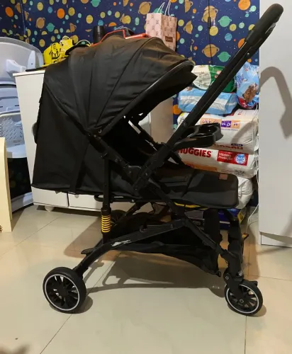 Carrinho de bebe semi novo 