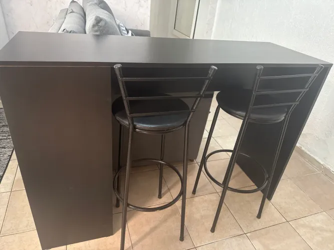 Balcão de cozinha adega com 2 bancos 