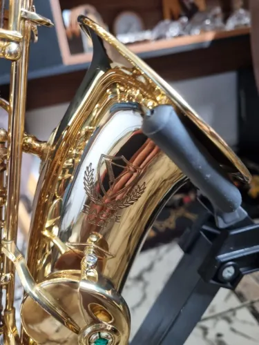 Saxofone alto Eagle.