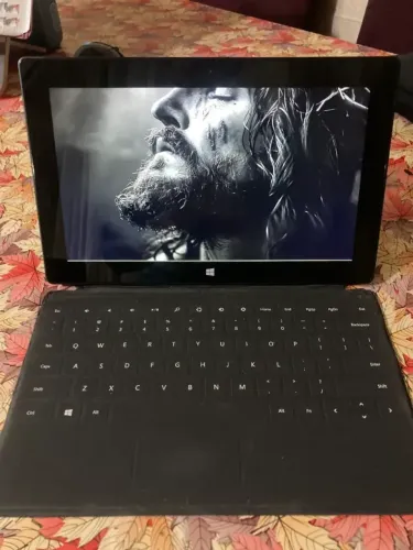 Surface Pro I, 128 gigas, i5, 3a geração, tela touch 11 polegadas, com teclado, mouse e ca
