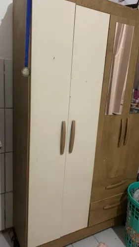 Guarda roupa pequeno 