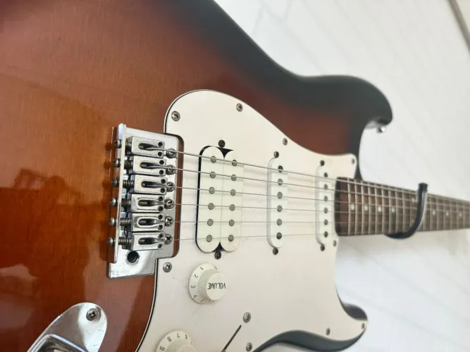 Guitarra Squier Stratocaster California Series