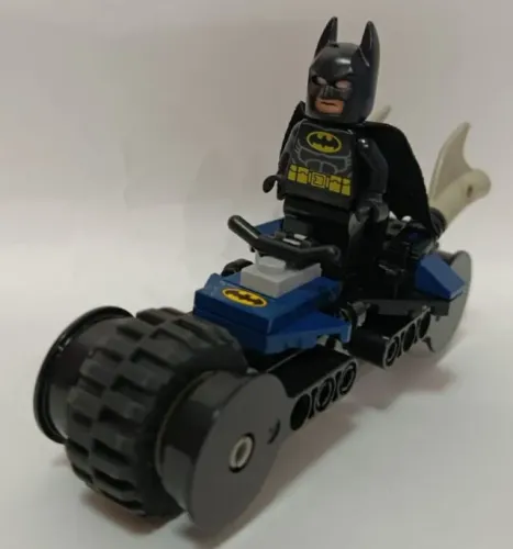 Conjunto Lego Batman 1 Minifigura e 1 Moto Batmoto Original