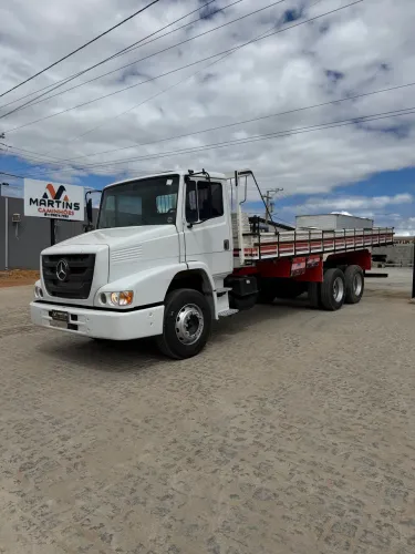 MB ATRON 2324 6x2 carroceria 