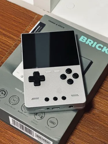 Trimui Brick Hammer (DE METAL) Prata NOVO + Capa de silicone + SD 64GB