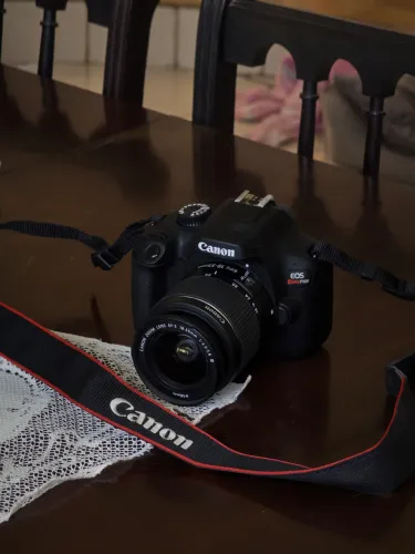 Canon Eos Rebel T100