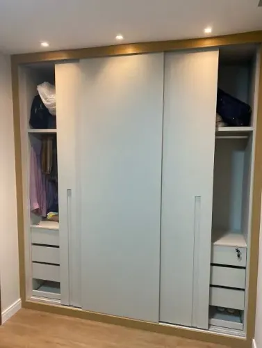 ARMARIOS E GUARDA ROUPAS SOBRE ENCOMENDA
