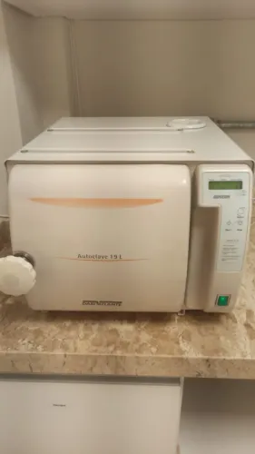 Autoclave 19L.
