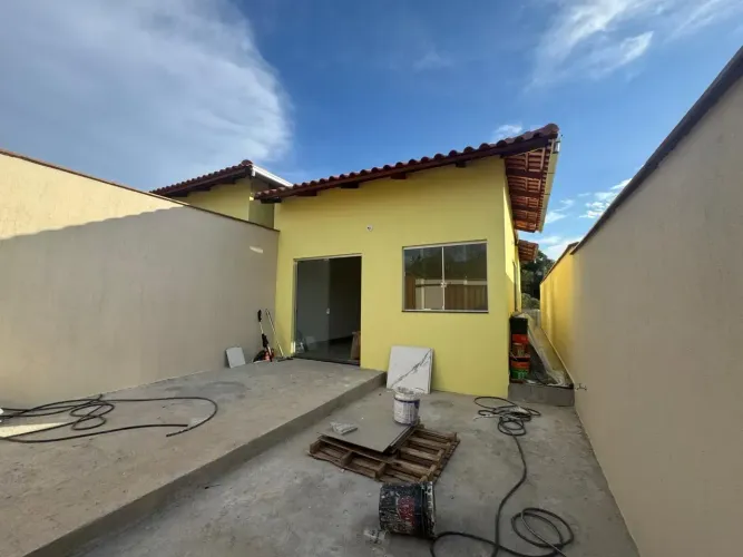 Imóvel para venda possui 70 metros quadrados com 2 quartos em Centro - Florestal - MG