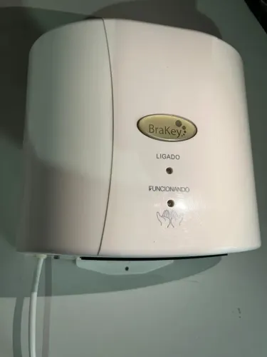 Secador de mãos automático