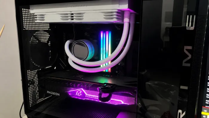 Setup completo- Pc gamer- AMD Ryzen 7+ Monitor 240Hz