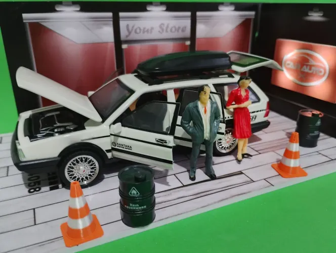 Diorama Loja de carros com miniatura Santana Quantum