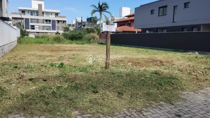Terreno à venda no Novo Campeche, a poucos minutos da praia