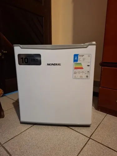 Frigobar 46L Mondial Branco 220V (usado por apenas 3 meses e sem problemas)