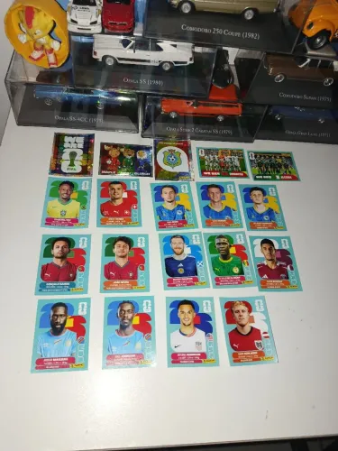 Figurinhas da copa do mundo para trocar, as brilhante vale 4 figurinhas de jogador.
