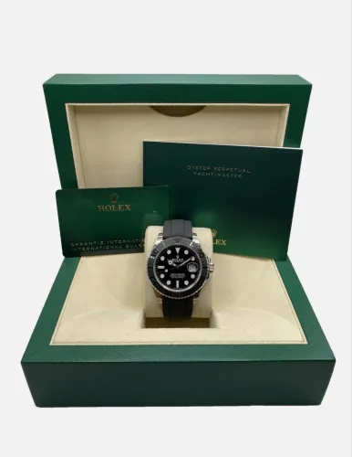 Rolex Yacht-Master 42mm 226659 ouro branco mostrador preto relógio automático B&P