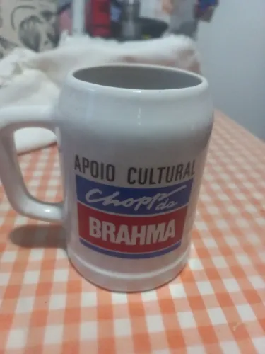 CANECA DE CHOPP DE PORCELANA RETIRADA BAIRRO VICENTE PINZÓN 