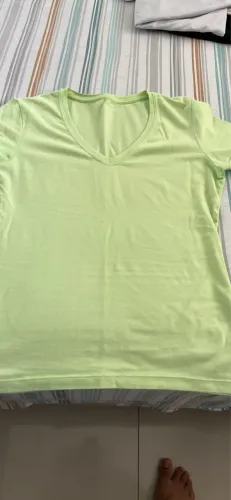Camiseta Feminina Decote V/ Verde-Menta