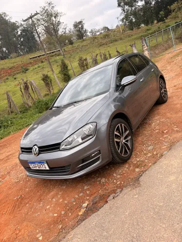 Volkswagen Golf Highline 1.4 TSI Total Flex Aut. 2017