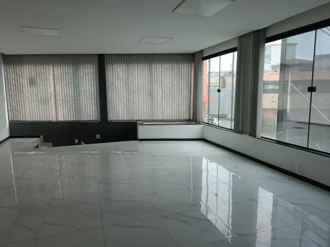 O Ponto Comercial Que o Seu Negócio Merece, Está Aqui!
