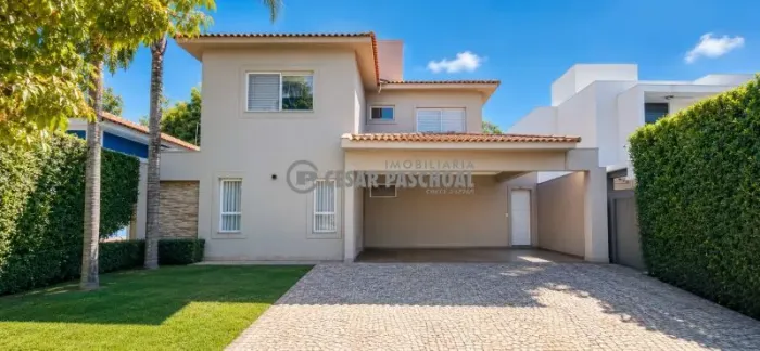 Casa em Condomínio Sobrado Jardim Saint Gerard Linda casa com localização privilegiada 4 s