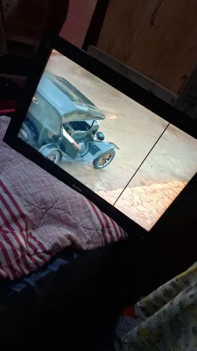 TV CCE 32P SO UM RISCO AFETA NADA TUDO OK ...NAO E SMART