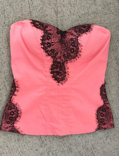 Blusa tomara que caia boho-chic