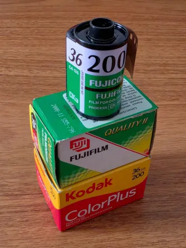 Kit 3 filmes 35mm - Fuji 200 + Kodak ColorPlus + Fuji Quality 100 (EXPIRADOS)