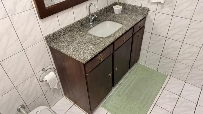 Móvel banheiro de banheiro em madeira maciça + 2 bacias sanitárias