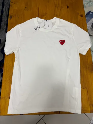 Camiseta CDG (Comme Des Garçons)
